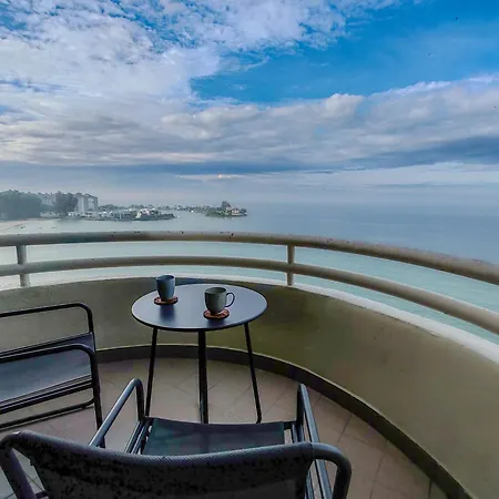 'Newly Refurbished' 'Sunny Seaview' At Regency With 2 Carpark By Shine Stay Port Dickson Exterior photo