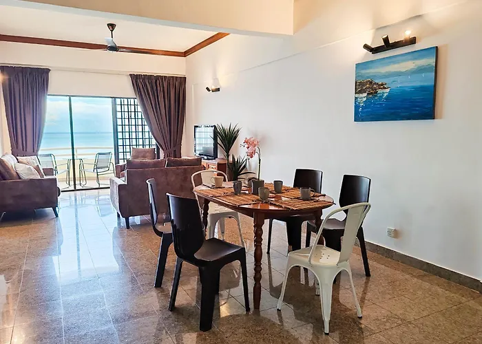 \'Newly Refurbished\' \'Sunny Seaview\' At Regency With 2 Carpark By Shine Stay