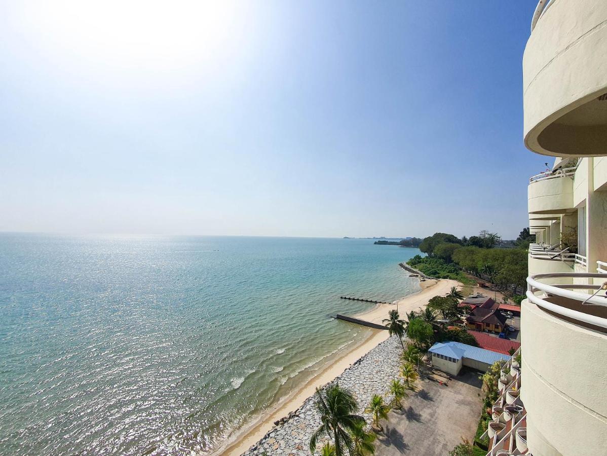 'newly Refurbished' 'sunny Seaview' At Regency With 2 Carpark By Shine *