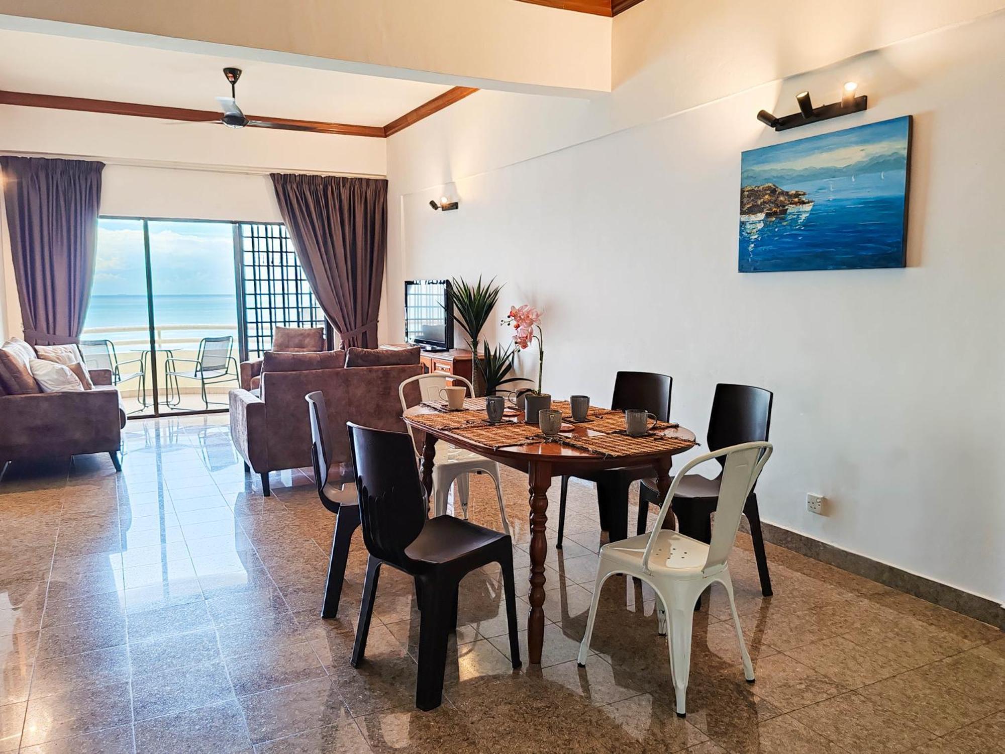 'newly Refurbished' 'sunny Seaview' At Regency With 2 Carpark By Shine