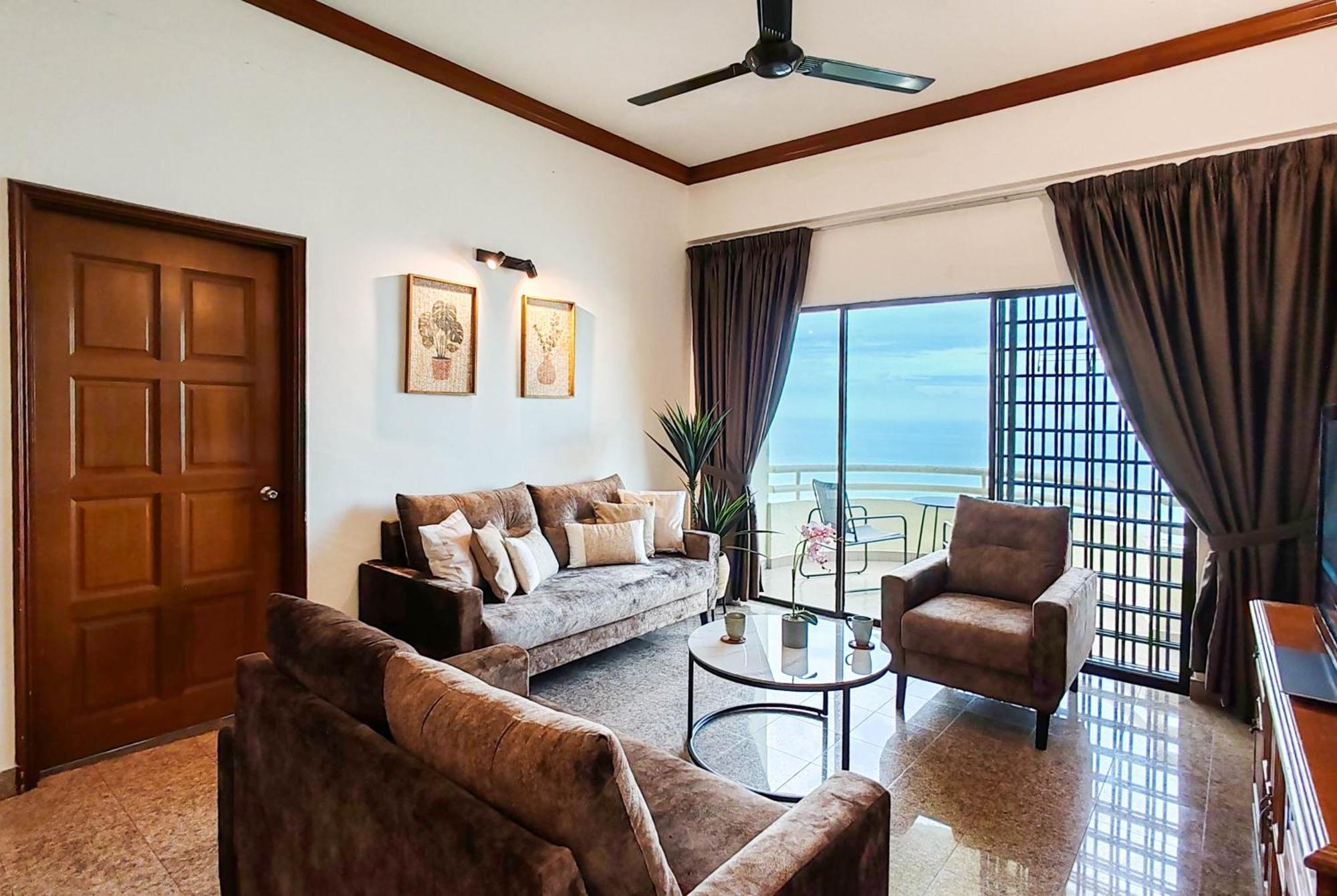 Apartment 'newly Refurbished' 'sunny Seaview' At Regency With 2 Carpark By Shine Port Dickson