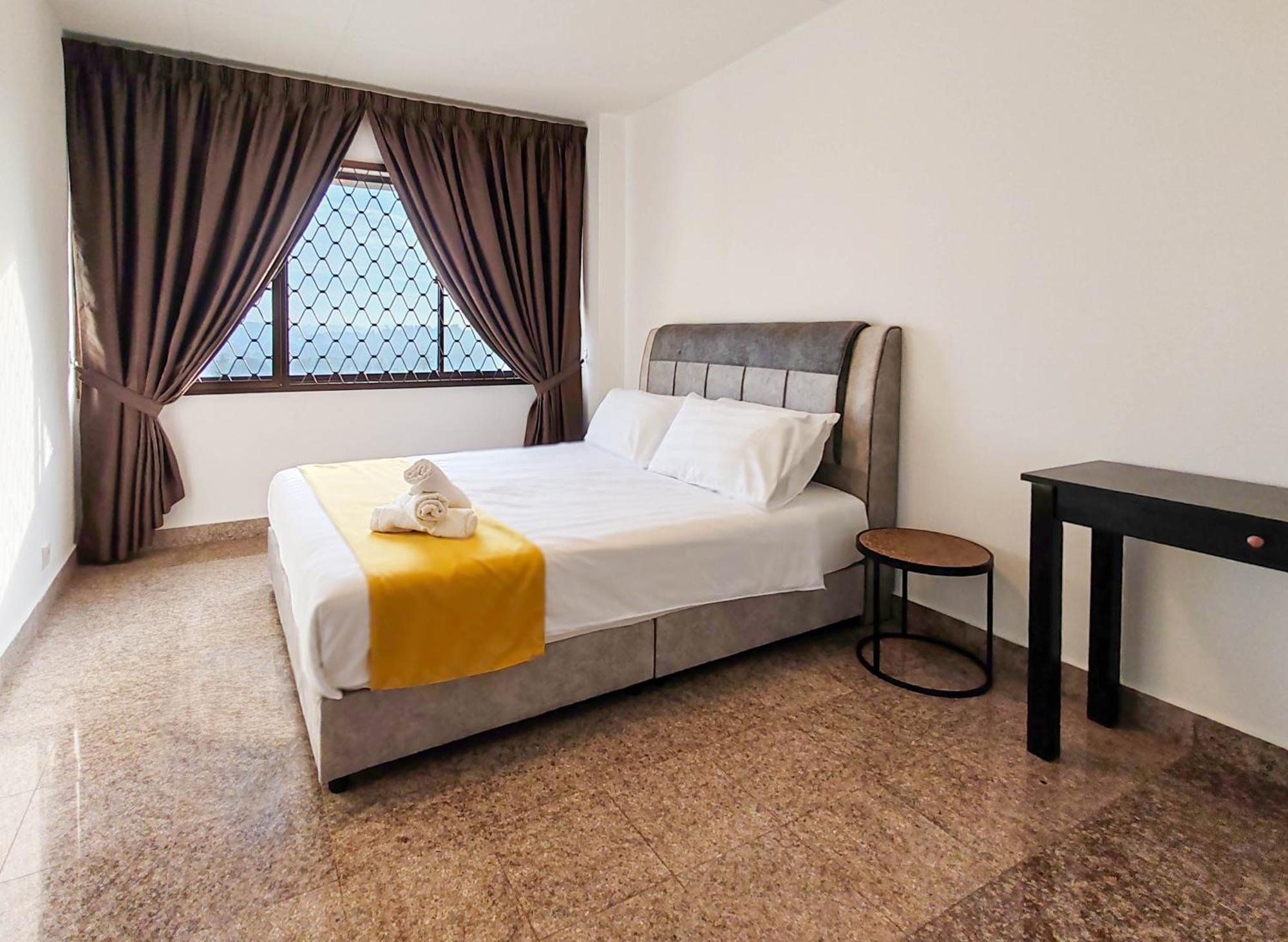 'newly Refurbished' 'sunny Seaview' At Regency With 2 Carpark By Shine